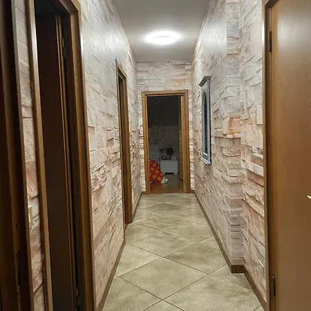 Lukas Con Il Cuore 3 Al Piano Terra E 1 In Taverna *