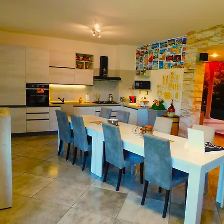 Lukas Con Il Cuore 3 Al Piano Terra E 1 In Taverna